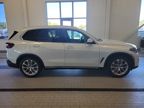 Used 2021 BMW X5 xDrive40i w/ Convenience Package image 4