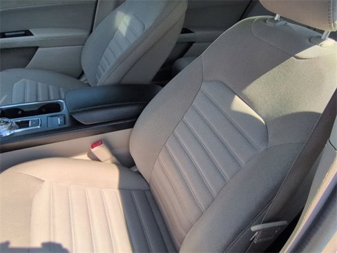 Used 2017 Ford Fusion SE w/ Fusion SE Technology Package image 21