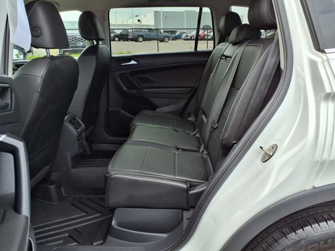 Used 2021 Volkswagen Tiguan SE image 5