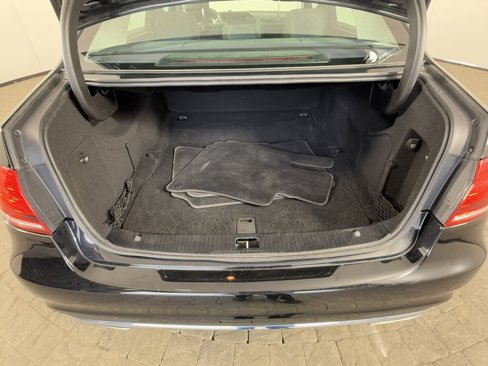 Used 2014 Mercedes-Benz E 350 4MATIC Sedan image 8