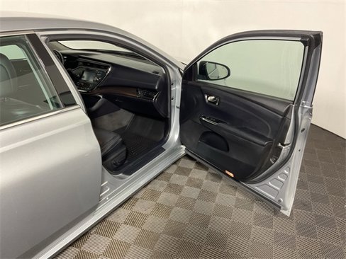 Used 2016 Toyota Avalon XLE image 34