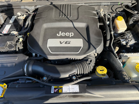 Used 2016 Jeep Wrangler Unlimited Sahara image 18