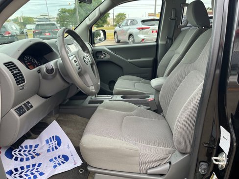Used 2018 Nissan Frontier SV image 11