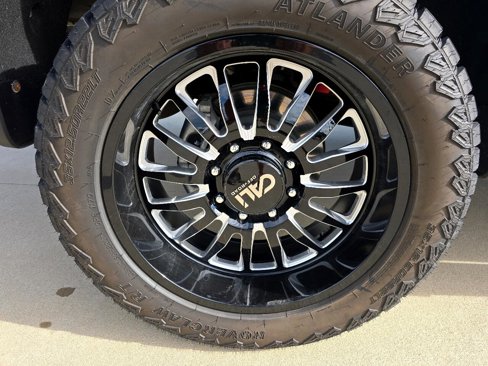 Used 2021 Chevrolet Silverado 2500 LTZ w/ LTZ Premium Package image 8