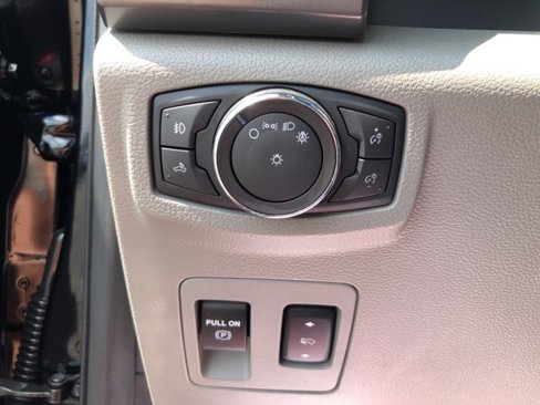 Used 2018 Ford F150 XLT w/ Equipment Group 302A Luxury image 14