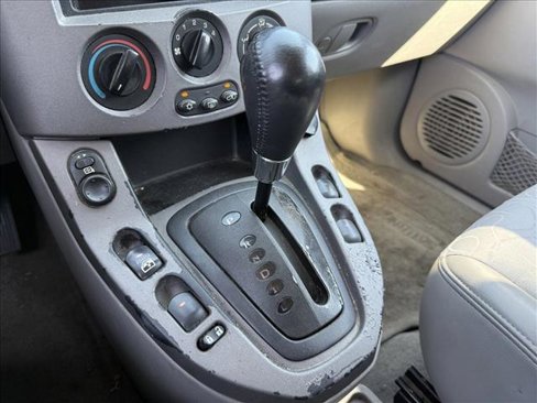 Used 2004 Saturn Vue 2WD V6 image 14