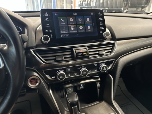 Used 2018 Honda Accord Sport image 10