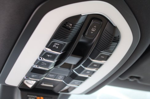 Certified 2024 Porsche Macan image 28