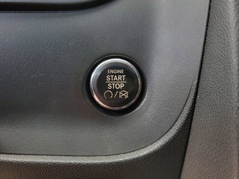 Used 2014 Dodge Challenger R/T image 11