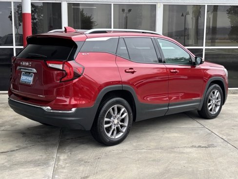 Certified 2022 GMC Terrain SLT image 3