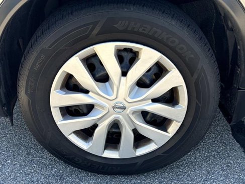 Used 2016 Nissan Rogue S image 9