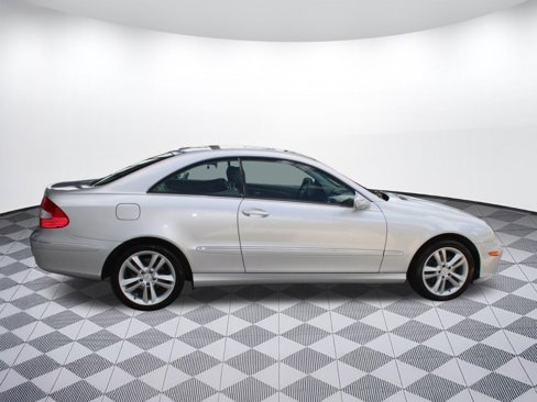 Used 2007 Mercedes-Benz CLK 350 Coupe image 8