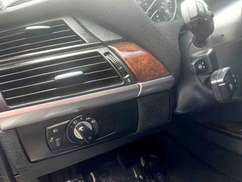 Used 2011 BMW X5 xDrive50i image 24