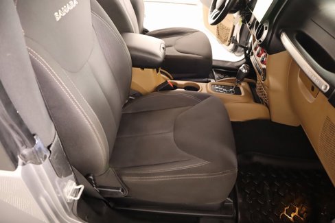 Used 2016 Jeep Wrangler Sahara image 12