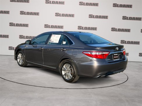 Used 2017 Toyota Camry SE image 3