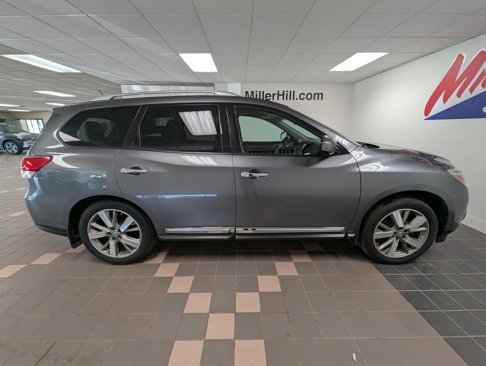 Used 2015 Nissan Pathfinder Platinum w/ Family Entertainment Package image 13