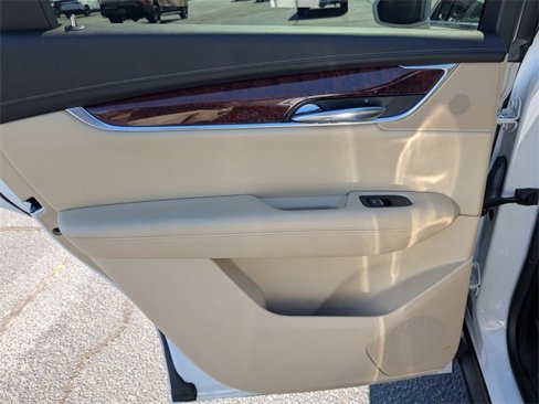 Used 2017 Cadillac XT5 Premium Luxury image 29