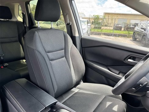 Used 2024 Nissan Rogue SV image 26