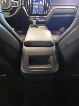 Used 2022 Volvo XC60 B5 Momentum image 26