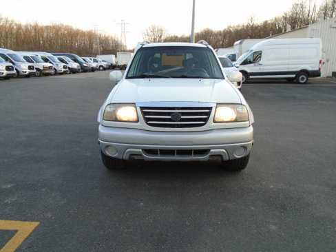 Used 2005 Suzuki Grand Vitara LX image 3