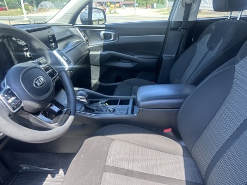 Used 2021 Kia Sorento LX image 4