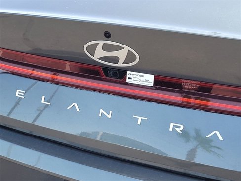New 2025 Hyundai Elantra SEL image 6