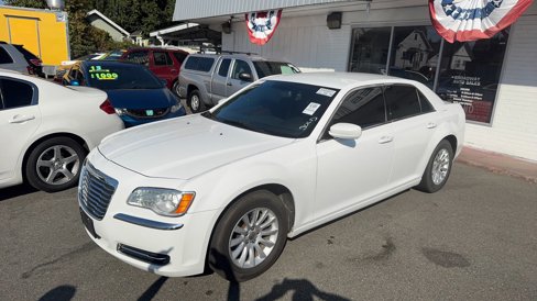Used 2012 Chrysler 300 image 2