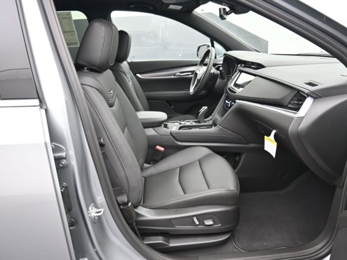 New 2025 Cadillac XT6 Luxury image 13