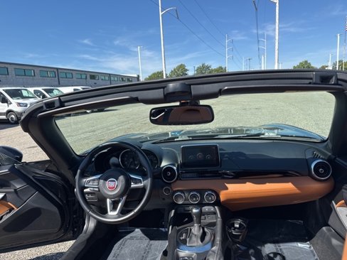Used 2018 FIAT 124 Spider Lusso w/ Convenience Group image 10