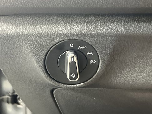 Used 2022 Volkswagen Jetta SE image 19