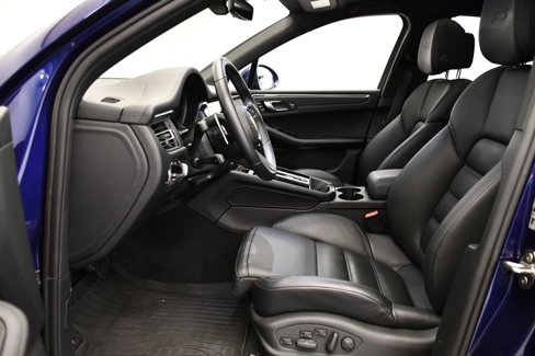 Certified 2023 Porsche Macan GTS image 5