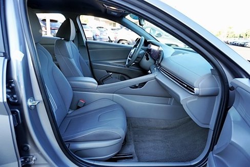 Certified 2024 Hyundai Elantra SEL image 11