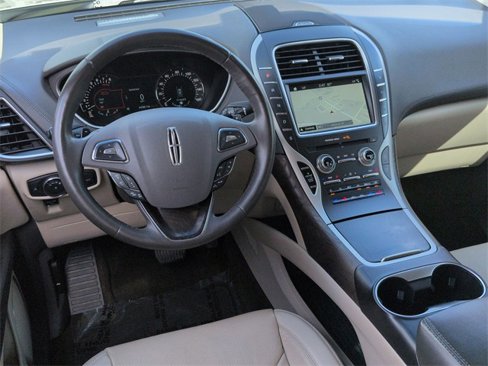 Used 2017 Lincoln MKX Reserve w/ Driver Assistance Package image 30