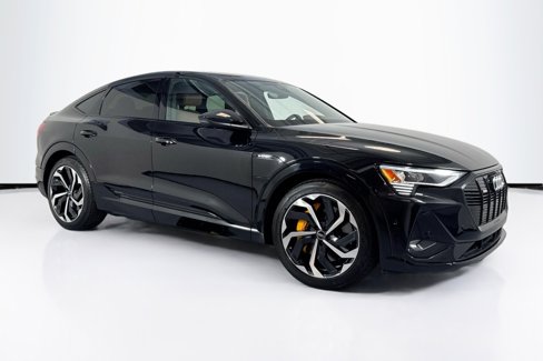 Used 2023 Audi e-tron Premium Plus w/ Premium Plus Package image 3