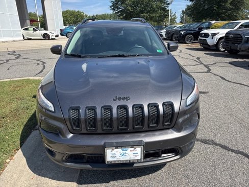 Used 2018 Jeep Cherokee Limited w/ Technology Group image 4