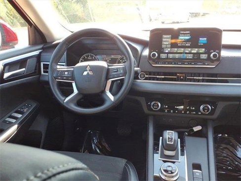 Used 2024 Mitsubishi Outlander Ralliart image 11