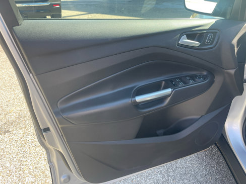 Used 2019 Ford Escape SE image 10