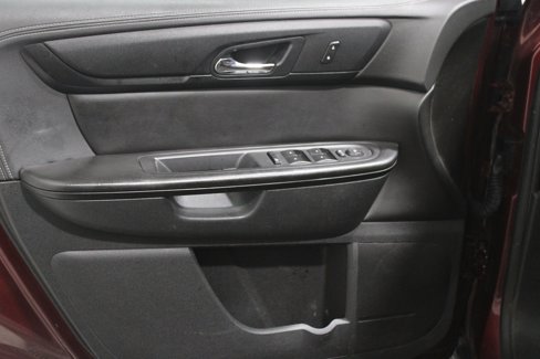 Used 2017 Chevrolet Traverse LT image 3