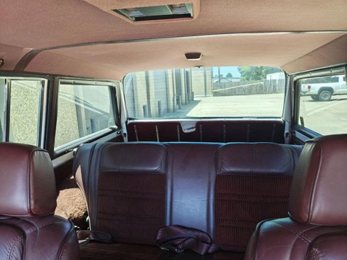 Used 1989 Jeep Grand Wagoneer image 33