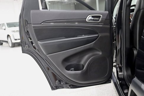 Used 2018 Jeep Grand Cherokee Limited image 30