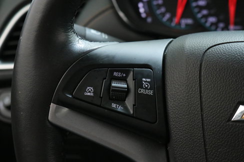 Used 2022 Chevrolet Trax LT w/ LT Convenience Package image 13
