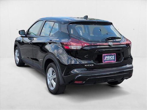 Used 2023 Nissan Kicks S image 7
