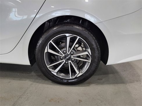 Used 2023 Kia Forte LXS image 28