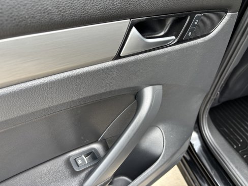 Used 2014 Volkswagen Passat TDI SE image 43