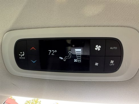 Used 2017 Chrysler Pacifica Touring-L w/ Tire & Wheel Group image 49
