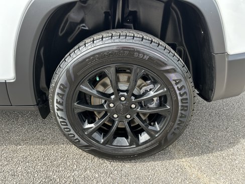 Used 2023 Jeep Cherokee Altitude Lux image 21