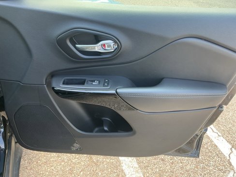 Used 2023 Jeep Cherokee Altitude Lux image 10