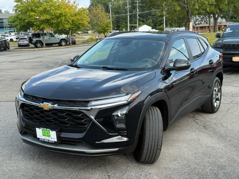 Used 2024 Chevrolet Trax LT image 3