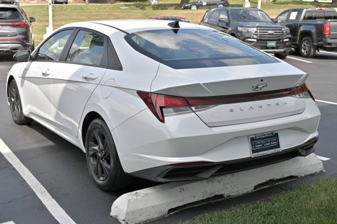 Used 2022 Hyundai Elantra SEL image 5