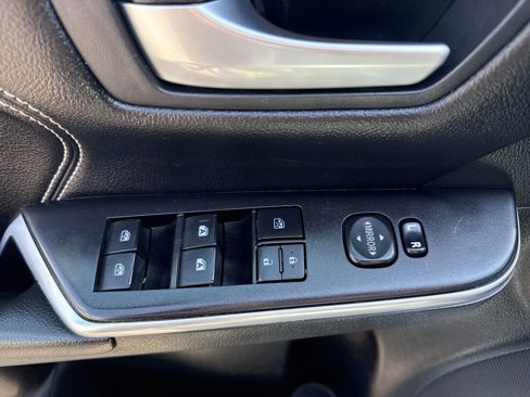 Used 2016 Toyota Camry LE image 18